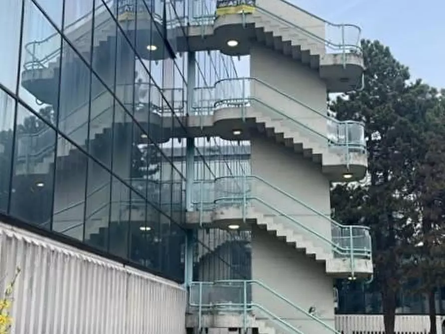 Immagine 1 di Ufficio in vendita  a Rozzano
