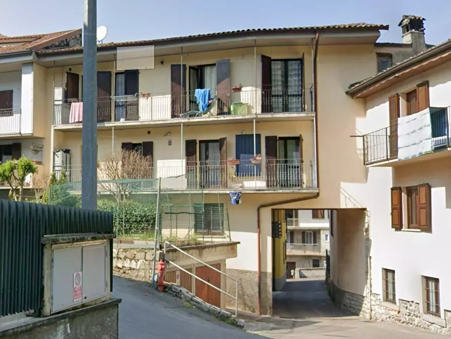 Immagine 1 di Appartamento in vendita  a Pradalunga