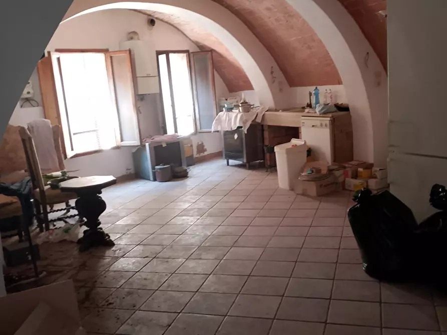 Immagine 2 di Appartamento in vendita  a Siena