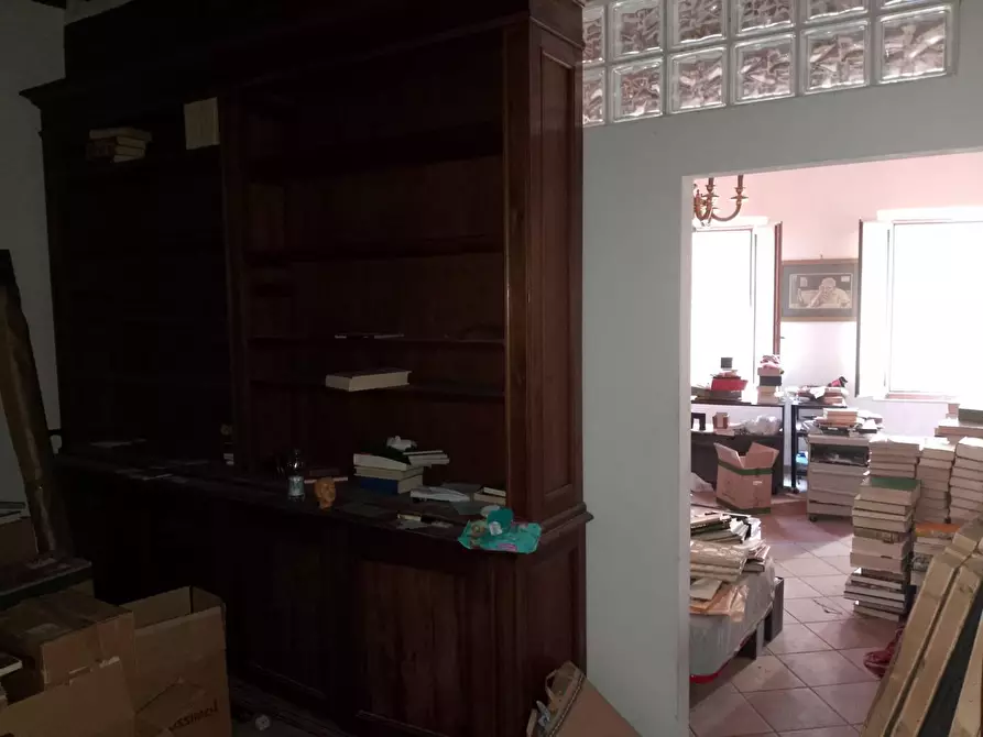 Immagine 17 di Appartamento in vendita  a Siena