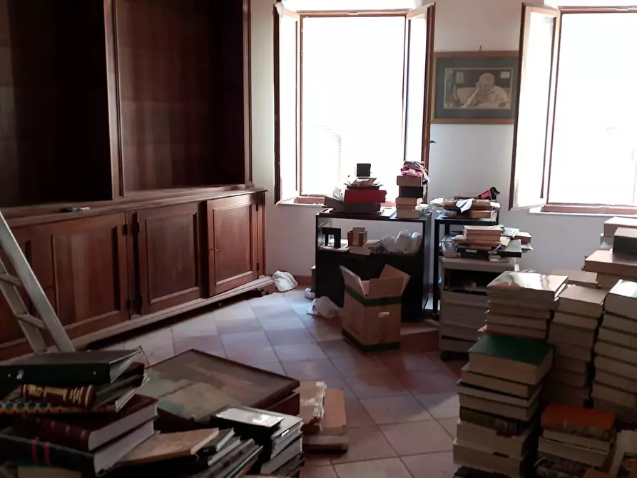 Immagine 3 di Appartamento in vendita  a Siena