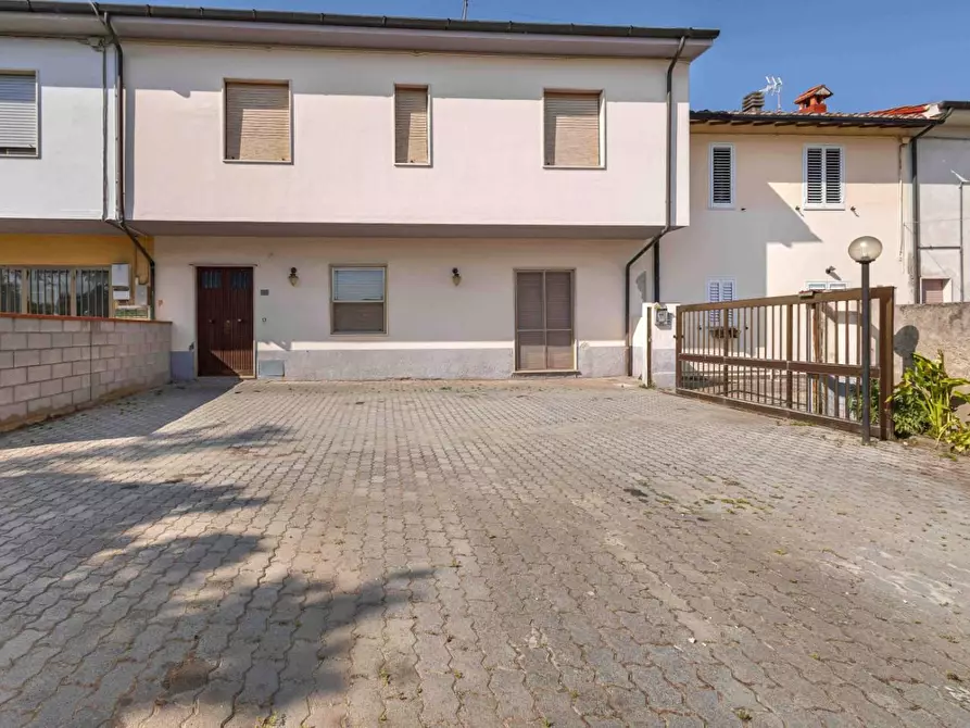 Immagine 1 di Terratetto in vendita  a Cascina