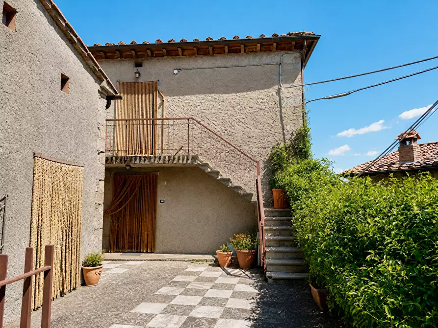 Immagine 1 di Palazzo in vendita  a Villa Basilica