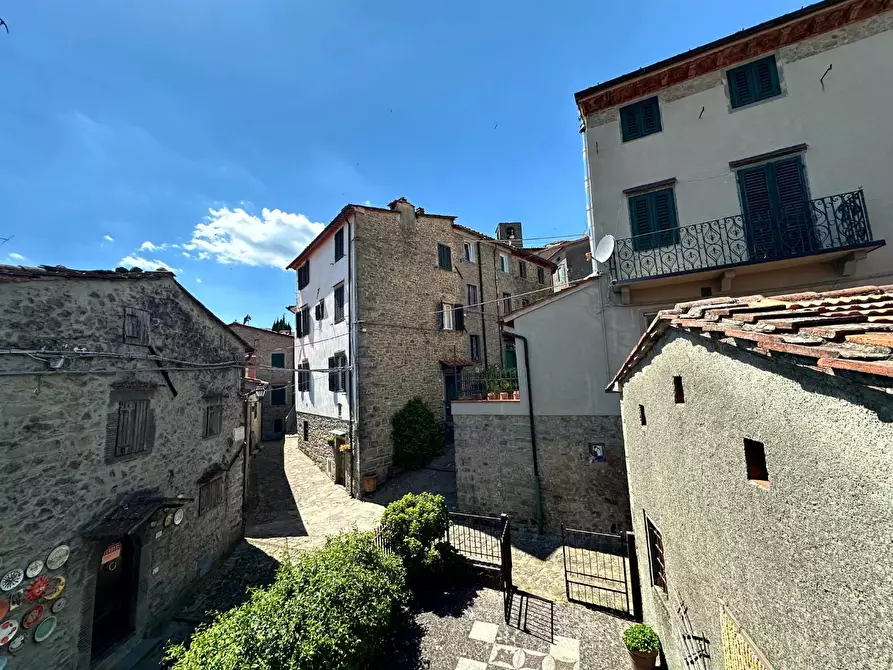 Immagine 20 di Palazzo in vendita  a Villa Basilica
