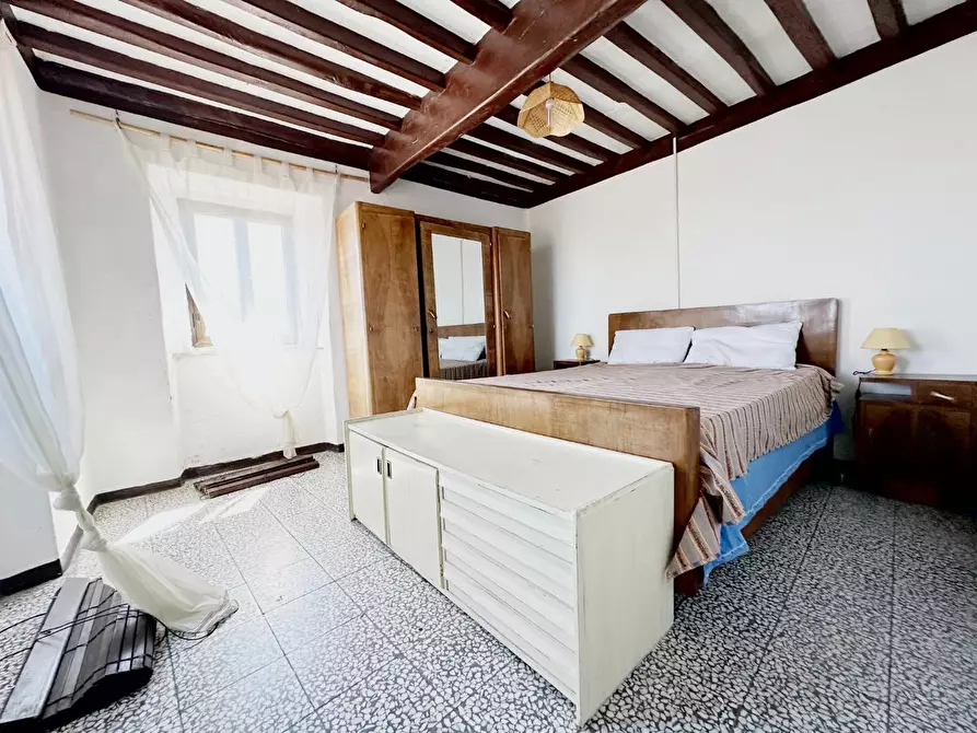 Immagine 16 di Palazzo in vendita  a Villa Basilica