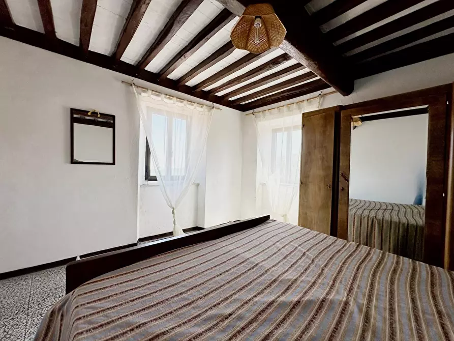 Immagine 17 di Palazzo in vendita  a Villa Basilica