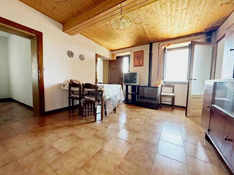 Immagine 13 di Palazzo in vendita  a Villa Basilica