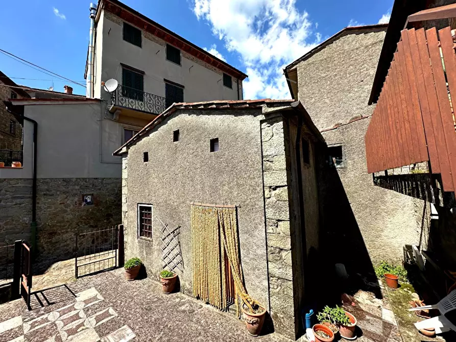 Immagine 21 di Palazzo in vendita  a Villa Basilica