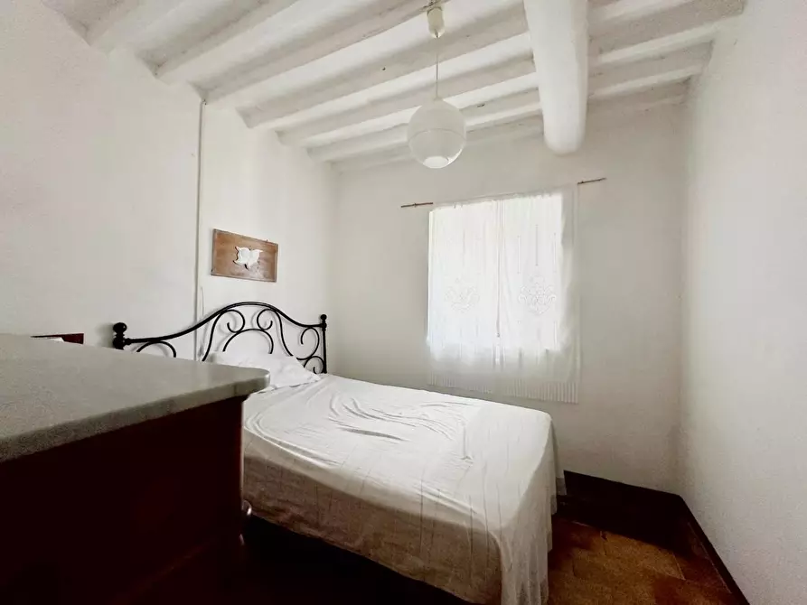 Immagine 15 di Palazzo in vendita  a Villa Basilica