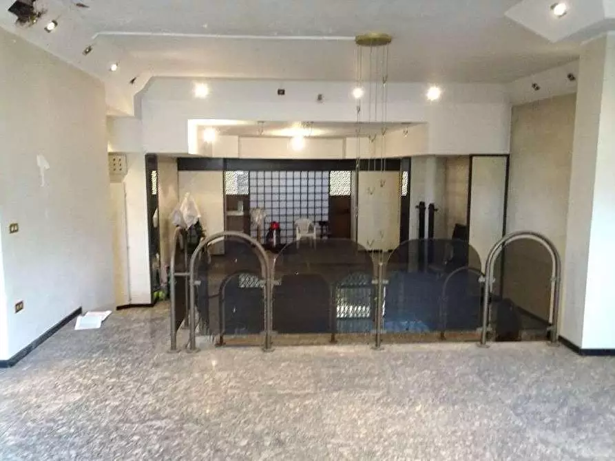 Immagine 29 di Negozio in vendita  a Trezzo Sull'adda