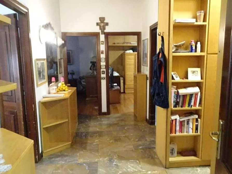 Immagine 12 di Negozio in vendita  a Trezzo Sull'adda