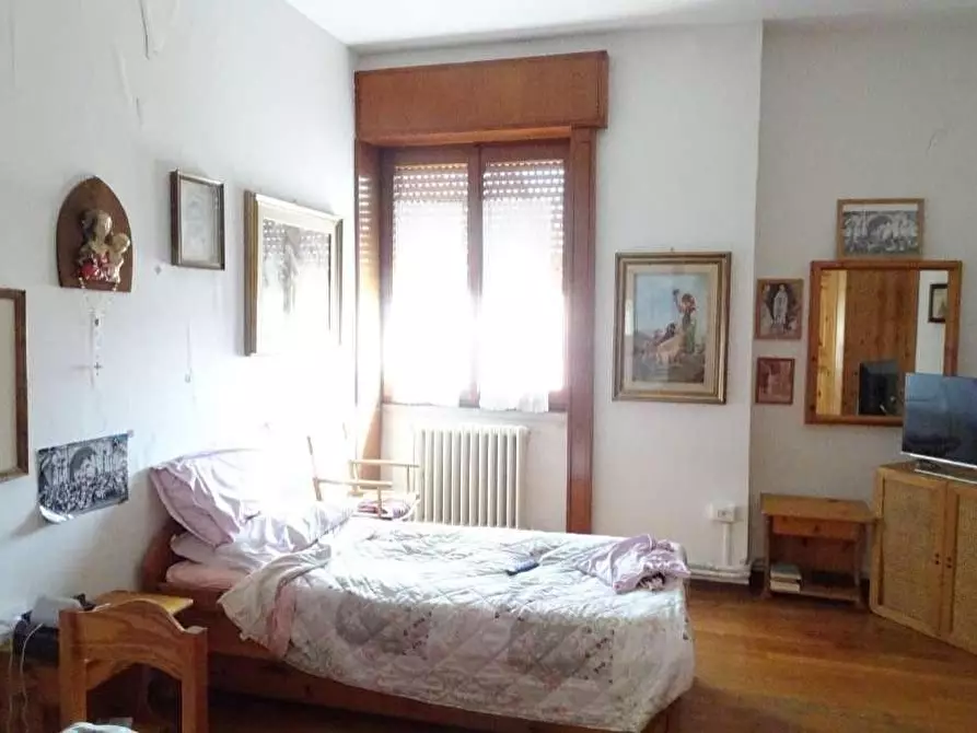 Immagine 15 di Negozio in vendita  a Trezzo Sull'adda