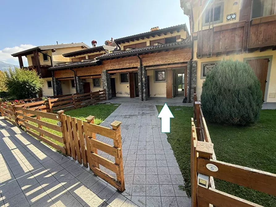 Immagine 1 di Appartamento in vendita  a Sant'omobono Terme