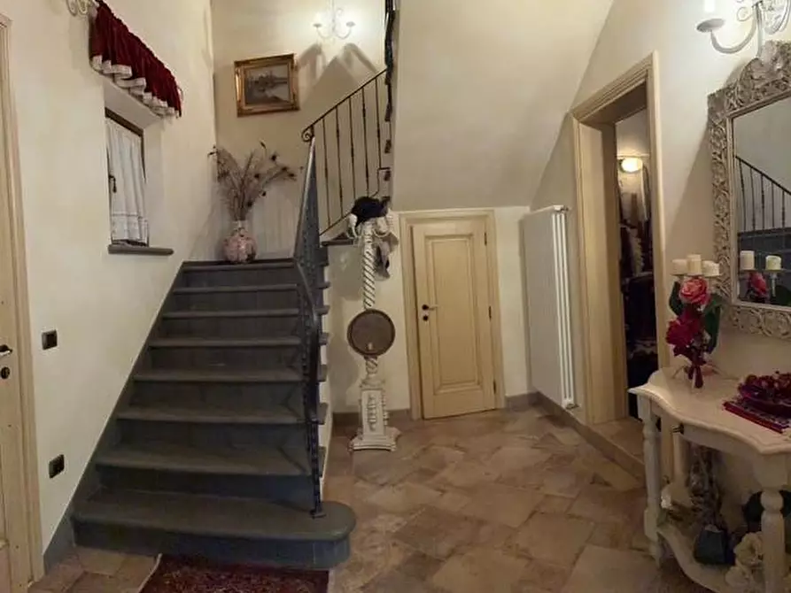 Immagine 9 di Casa colonica in vendita  a Palaia