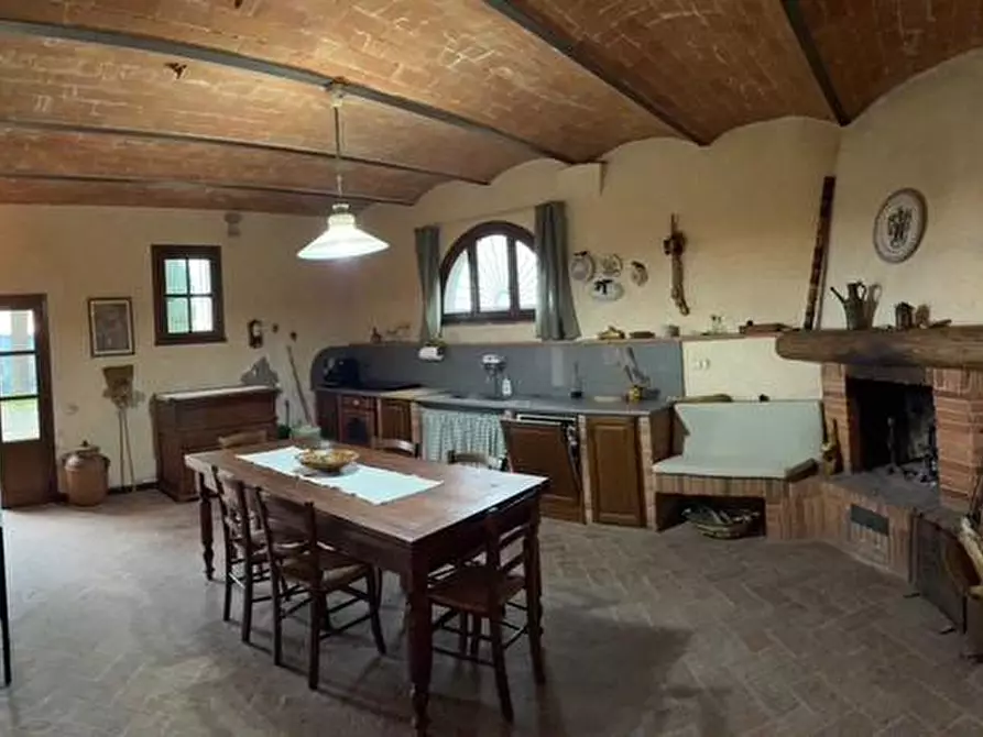 Immagine 24 di Casa colonica in vendita  a Palaia