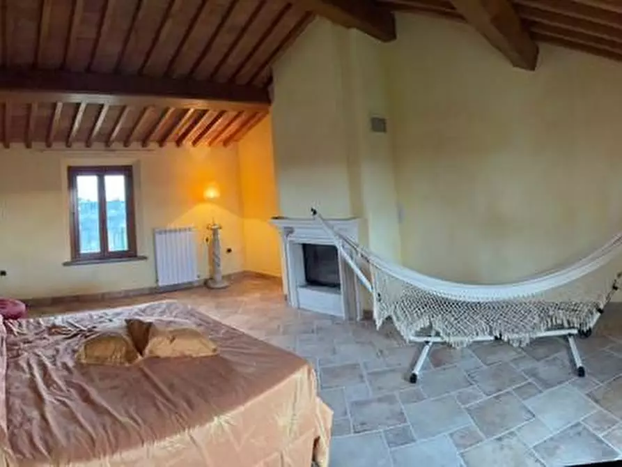 Immagine 10 di Casa colonica in vendita  a Palaia