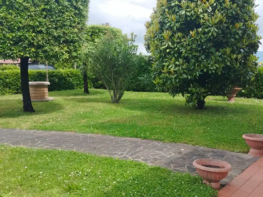 Immagine 15 di Villa in vendita  a Cascina