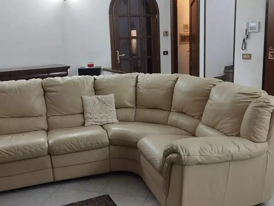 Immagine 9 di Villa in vendita  a Cascina