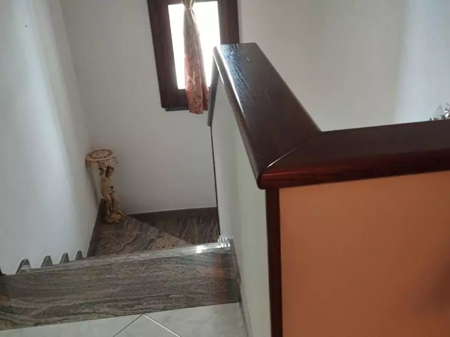 Immagine 5 di Villa in vendita  a Cascina