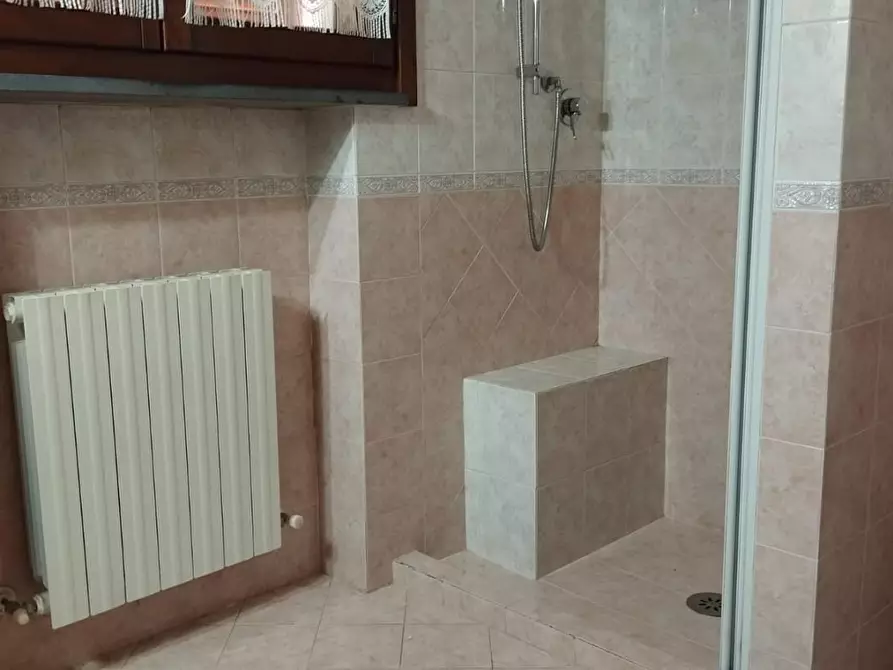 Immagine 17 di Villa in vendita  a Cascina
