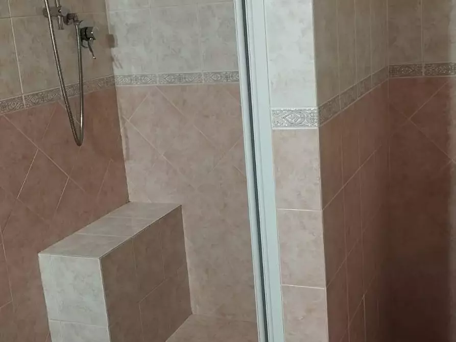 Immagine 2 di Villa in vendita  a Cascina