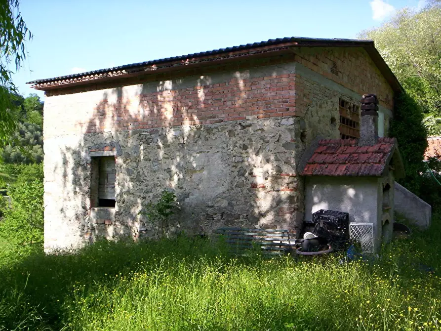 Immagine 6 di Casa colonica in vendita  a Lucca
