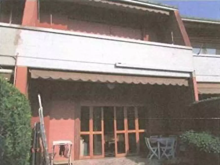 Immagine 1 di Villa in vendita  a Liscate