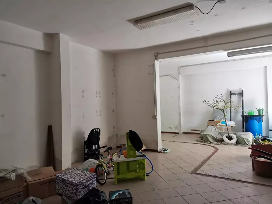 Immagine 8 di Magazzino in vendita  a Poggibonsi