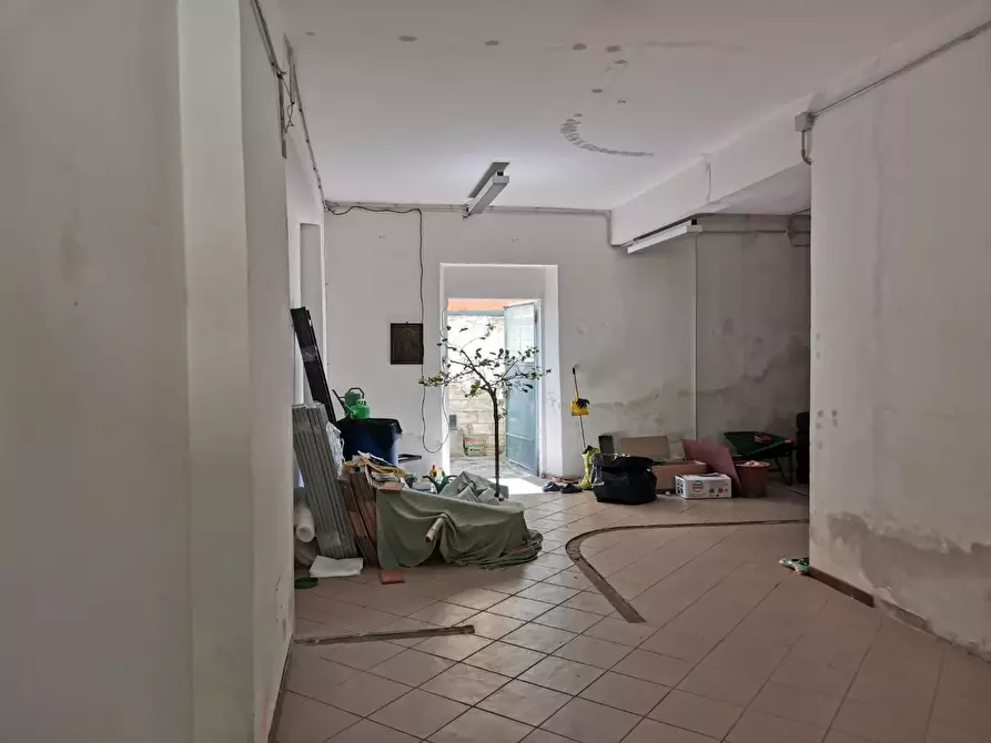 Immagine 2 di Magazzino in vendita  a Poggibonsi