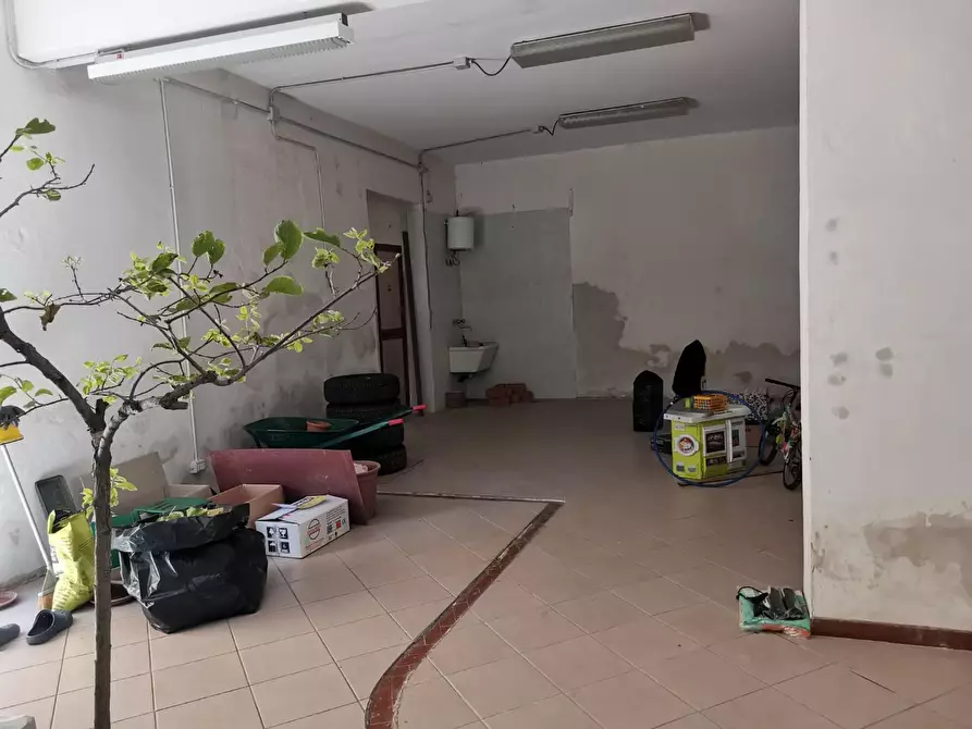 Immagine 6 di Magazzino in vendita  a Poggibonsi
