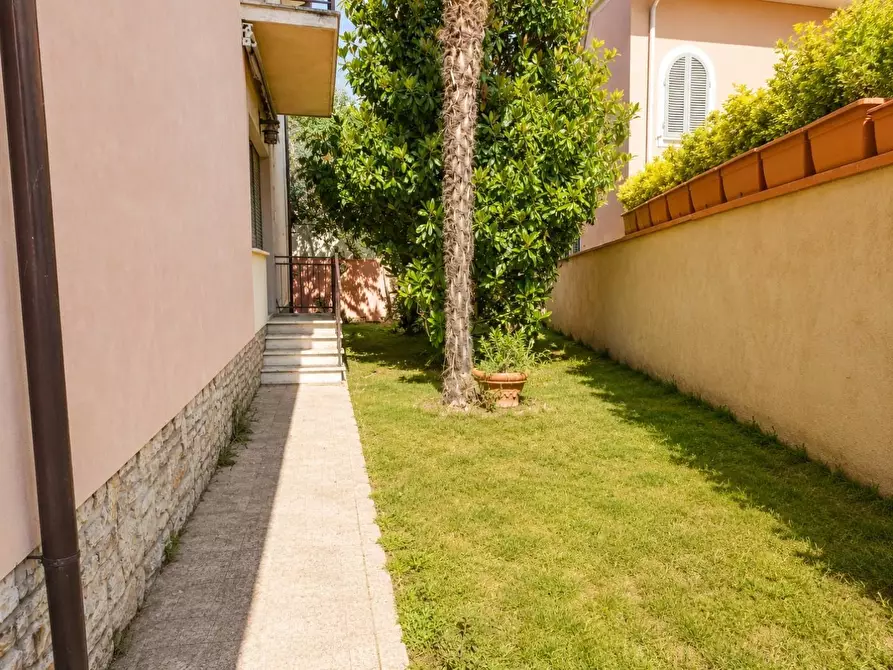 Immagine 32 di Villa in vendita  a Capannoli