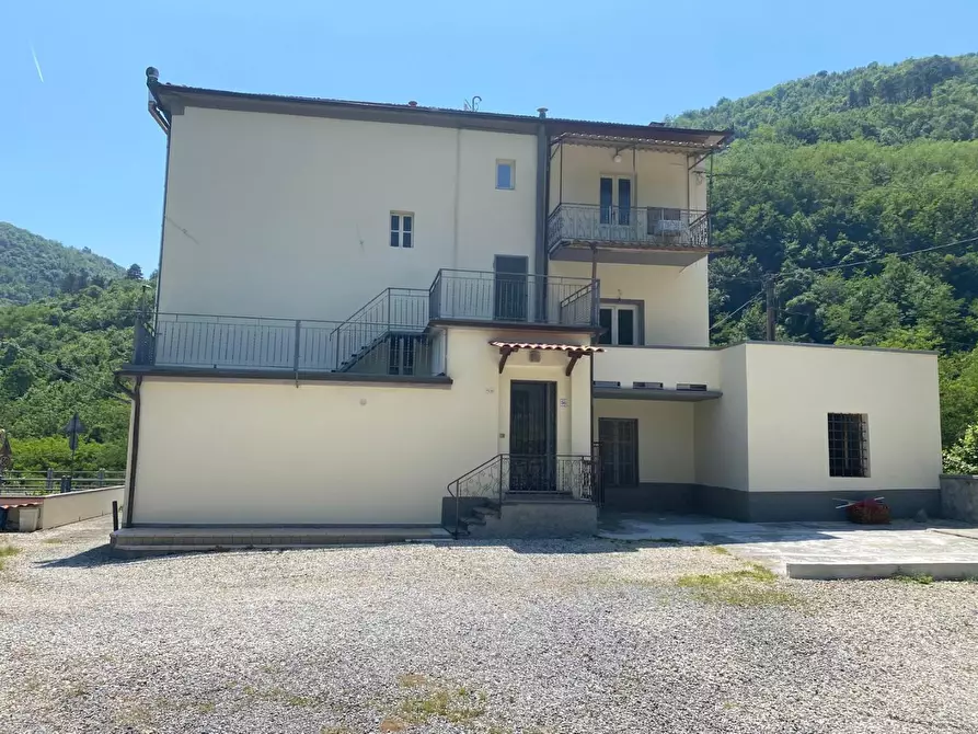 Immagine 3 di Appartamento in vendita  a Pescaglia