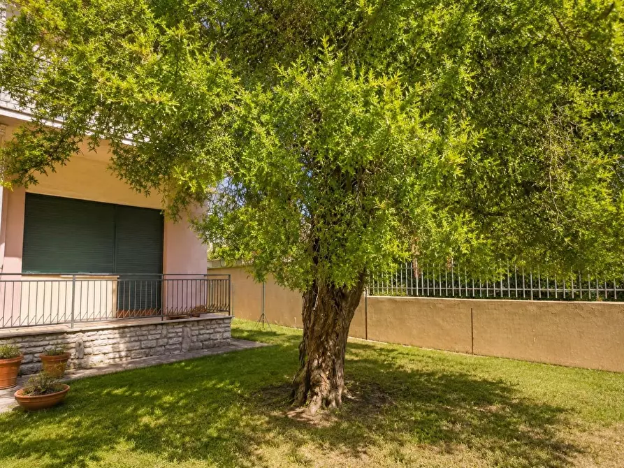 Immagine 31 di Villa in vendita  a Capannoli