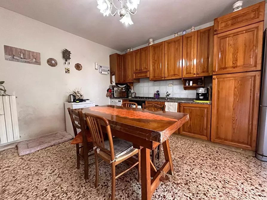 Immagine 9 di Casa semindipendente in vendita  a Cascina
