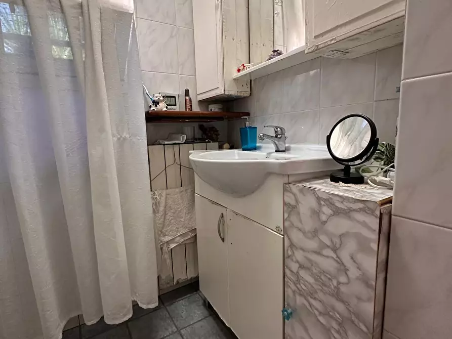 Immagine 15 di Casa semindipendente in vendita  a Cascina