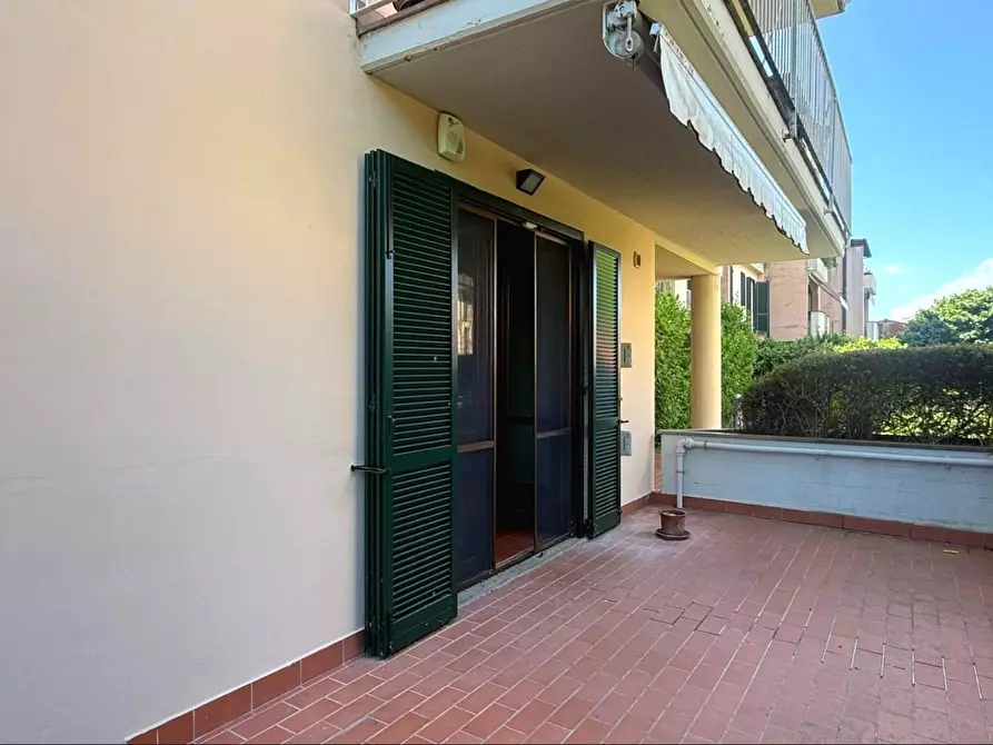 Immagine 3 di Appartamento in vendita  a Lucca