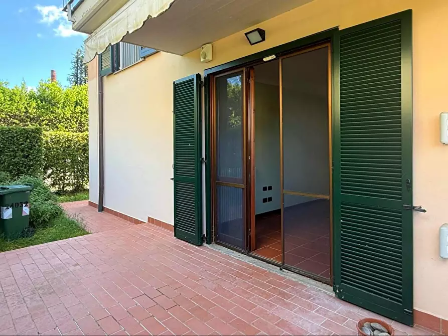 Immagine 1 di Appartamento in vendita  a Lucca