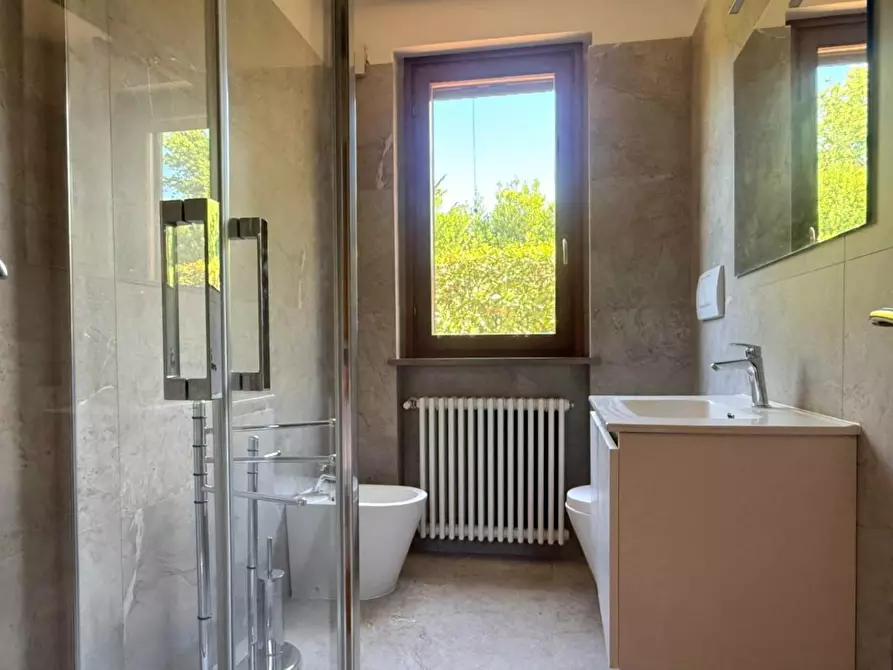 Immagine 29 di Appartamento in vendita  a Lucca