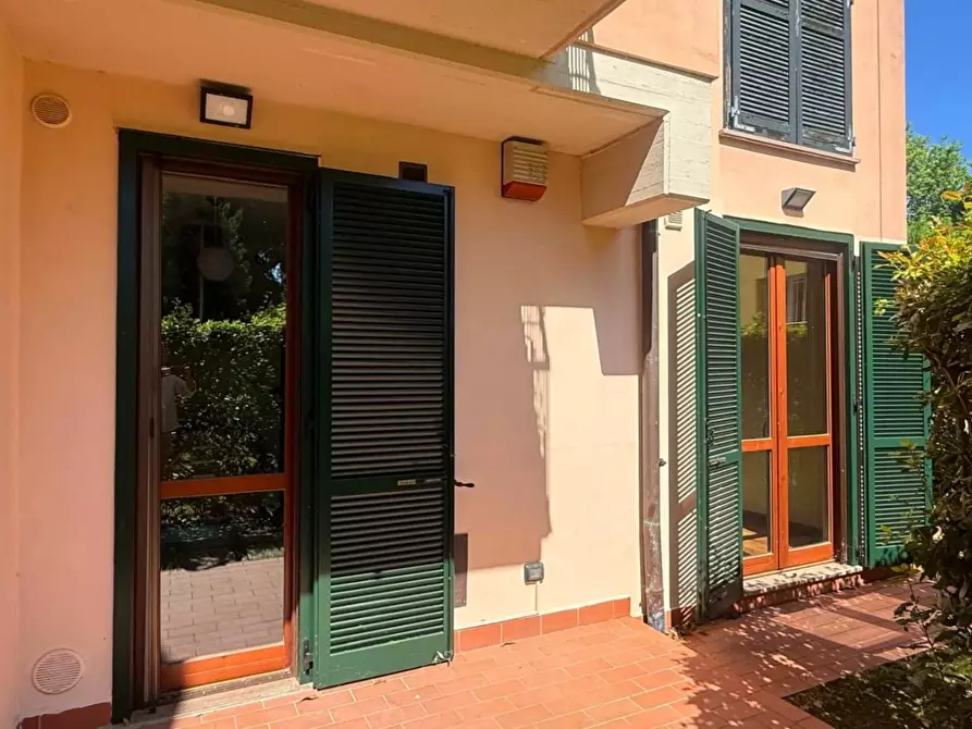 Immagine 5 di Appartamento in vendita  a Lucca