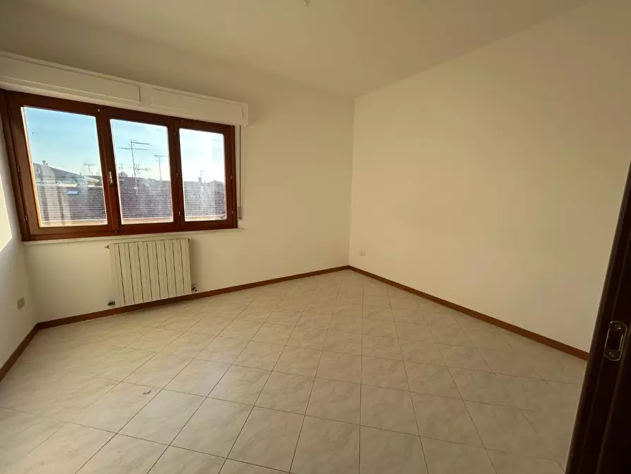 Immagine 8 di Appartamento in vendita  a Cecina