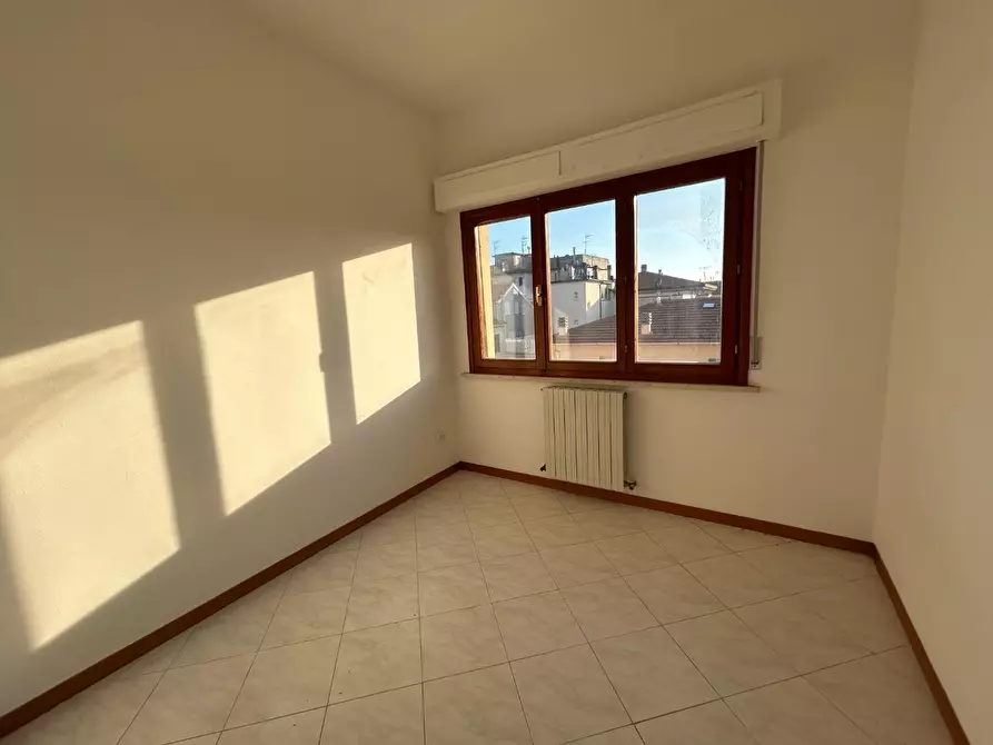 Immagine 9 di Appartamento in vendita  a Cecina