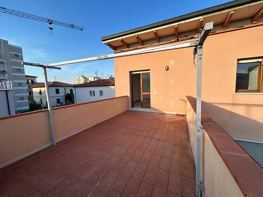 Immagine 2 di Appartamento in vendita  a Cecina