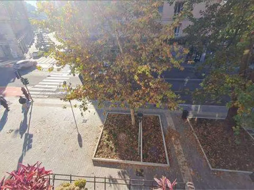 Immagine 11 di Appartamento in vendita  a Milano