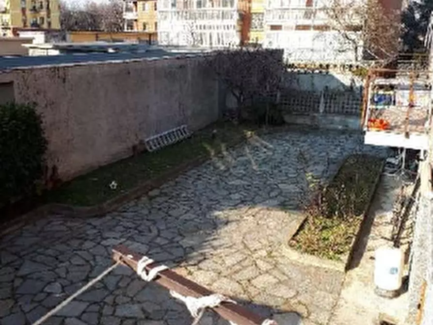 Immagine 4 di Appartamento in vendita  a Leini