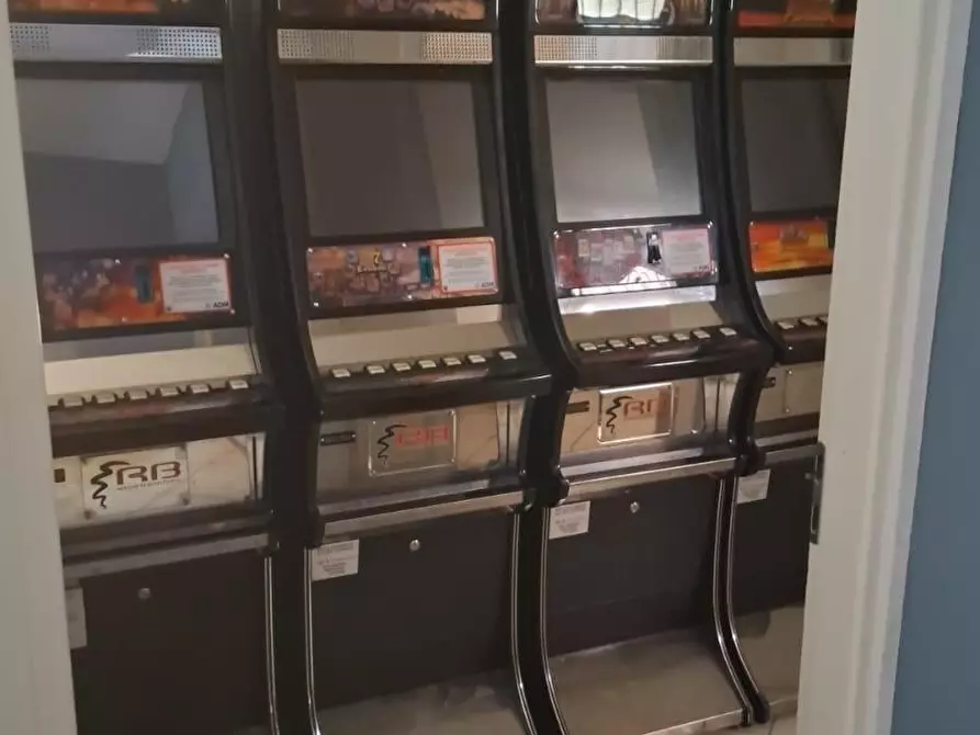 Immagine 3 di Bar / Ristorante in vendita  a Carrara
