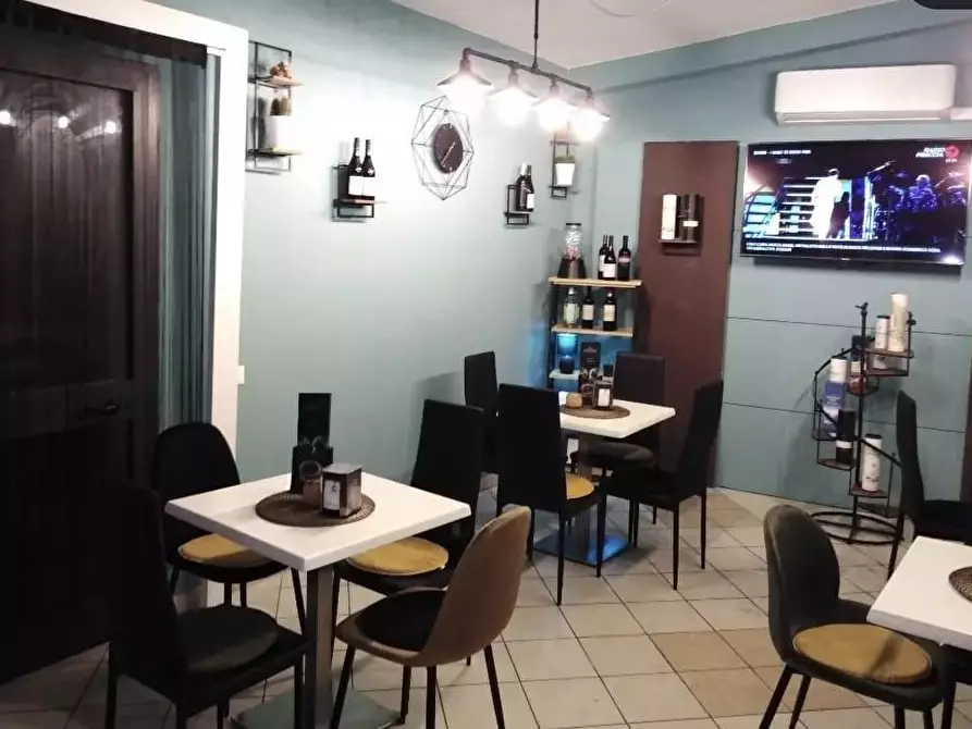 Immagine 9 di Bar / Ristorante in vendita  a Carrara