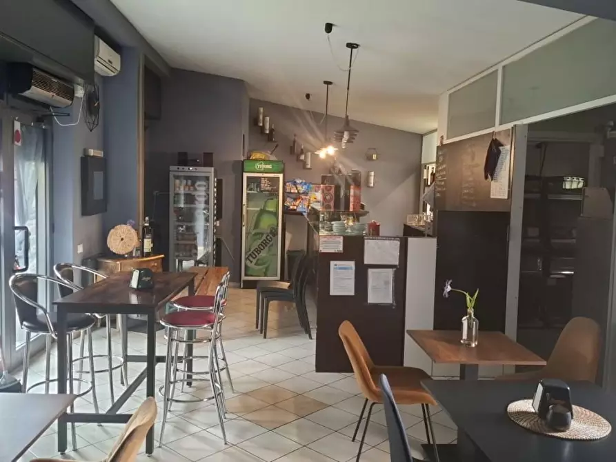 Immagine 4 di Bar / Ristorante in vendita  a Carrara