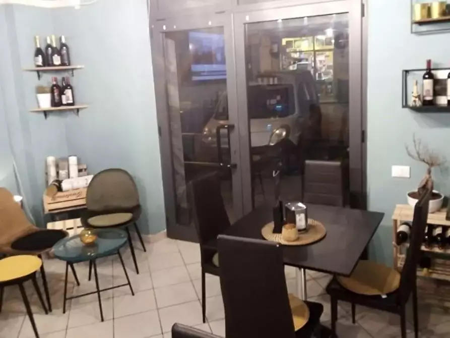 Immagine 2 di Bar / Ristorante in vendita  a Carrara