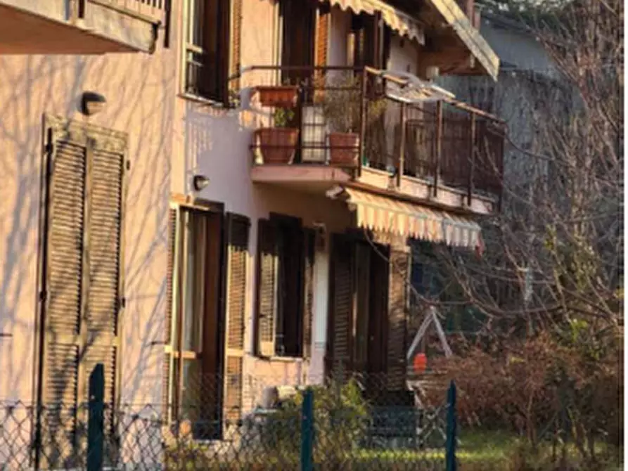 Immagine 2 di Appartamento in vendita  a Caravate
