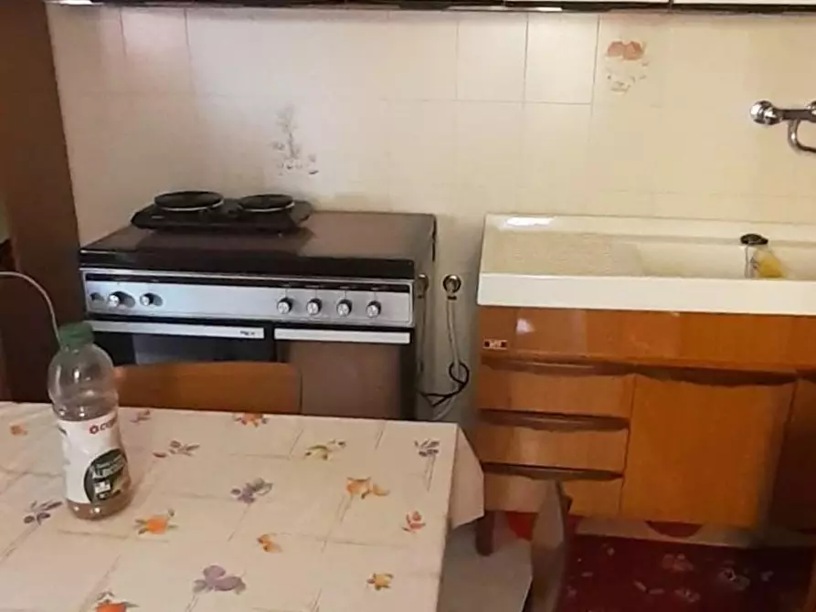 Immagine 1 di Appartamento in vendita  a Carrara